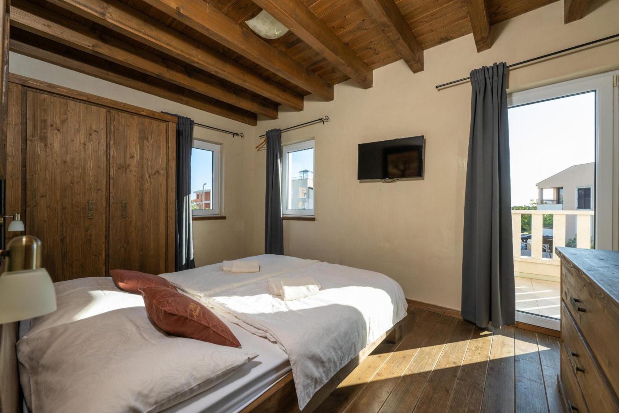 Villa CASTAGNA holiday home Premantura Exterior foto