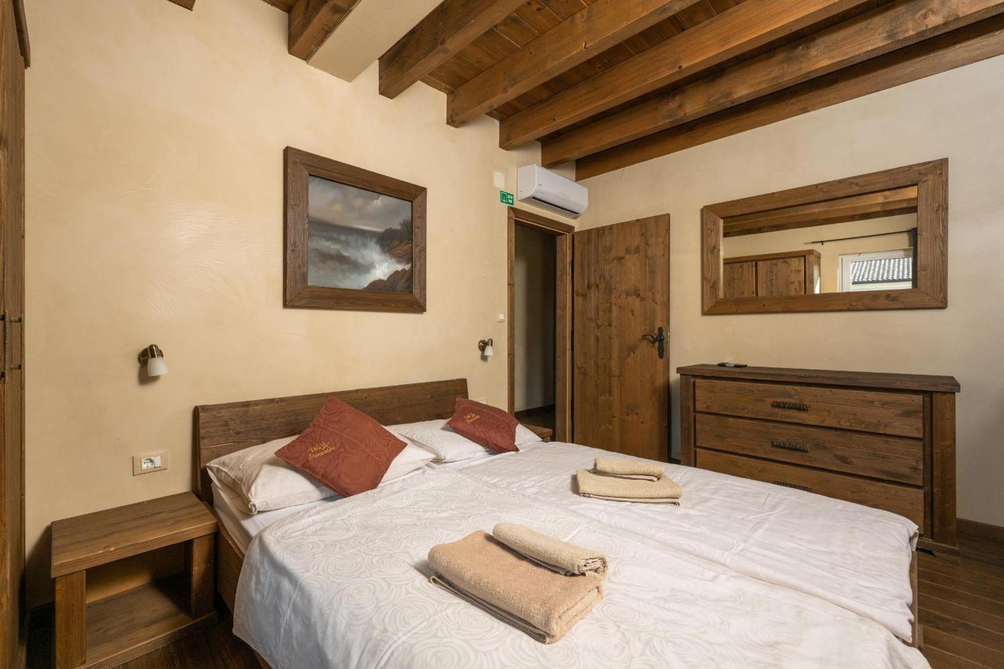 Villa CASTAGNA holiday home Premantura Exterior foto