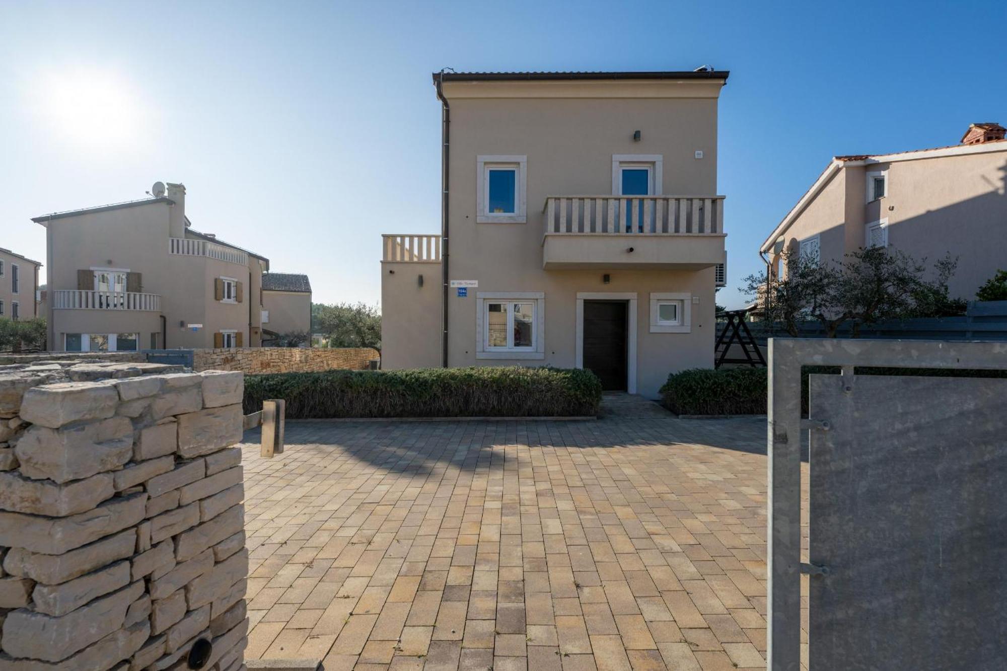 Villa CASTAGNA holiday home Premantura Exterior foto