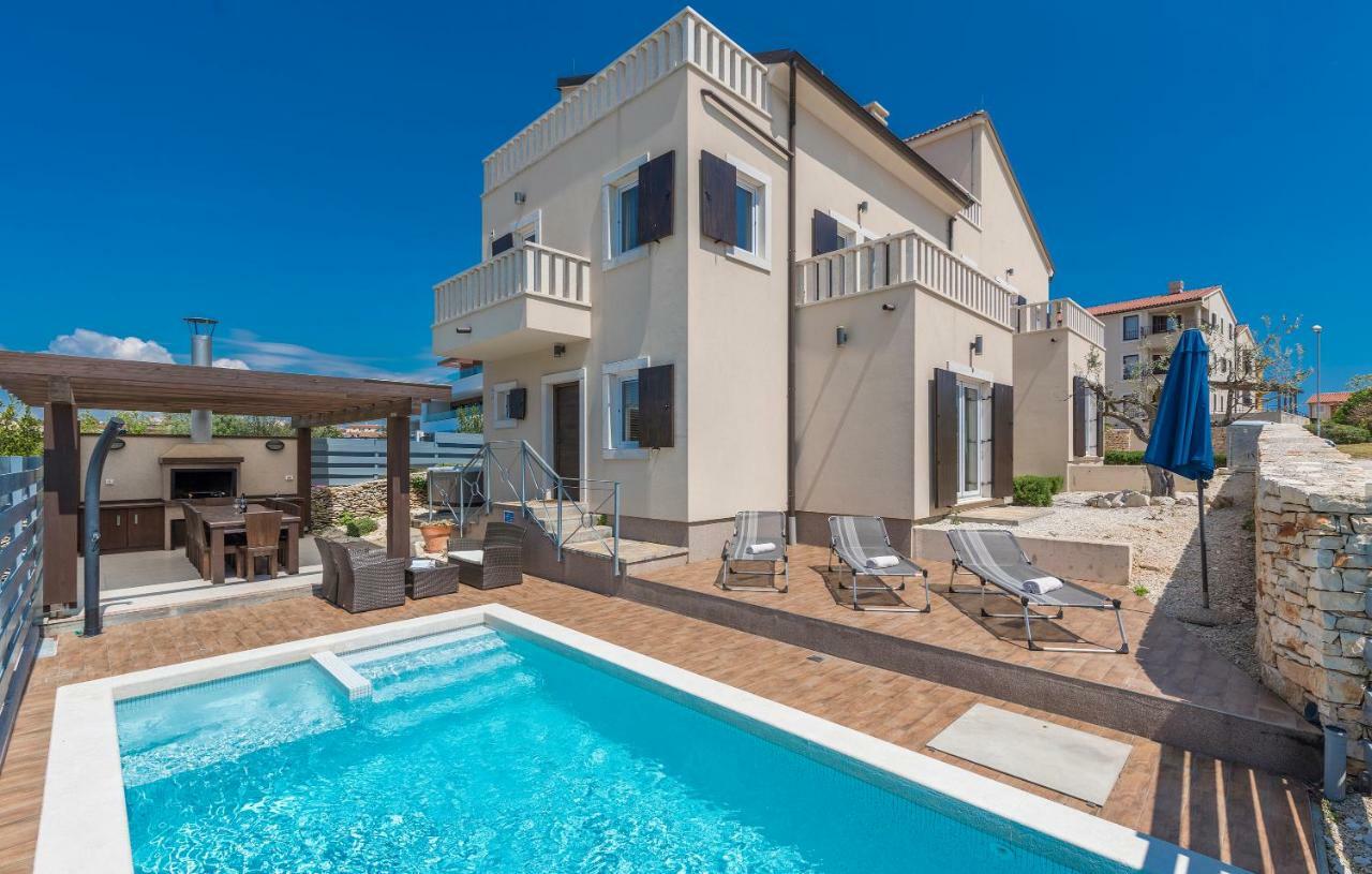 Villa CASTAGNA holiday home Premantura Exterior foto