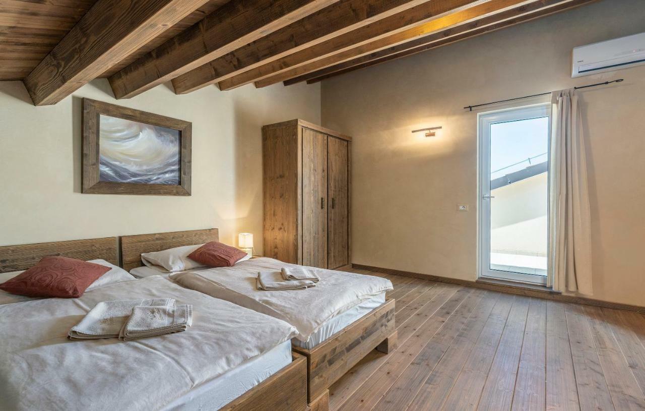 Villa CASTAGNA holiday home Premantura Exterior foto